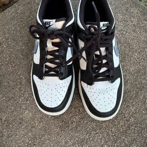 Nike Dunks youth size 6 navy blue black and white low top atlético